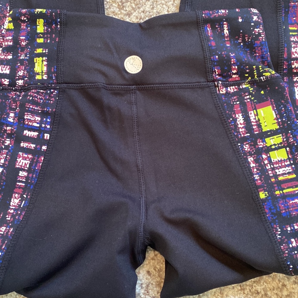 NWT - activewear leggings - Picture 4 of 4